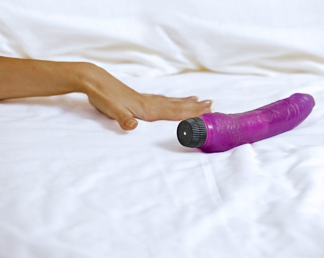 Wife Gives Great Handjob Relationship broken by dildo